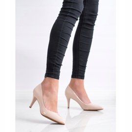 Goodin Klassiset lakatut pumput beige 1