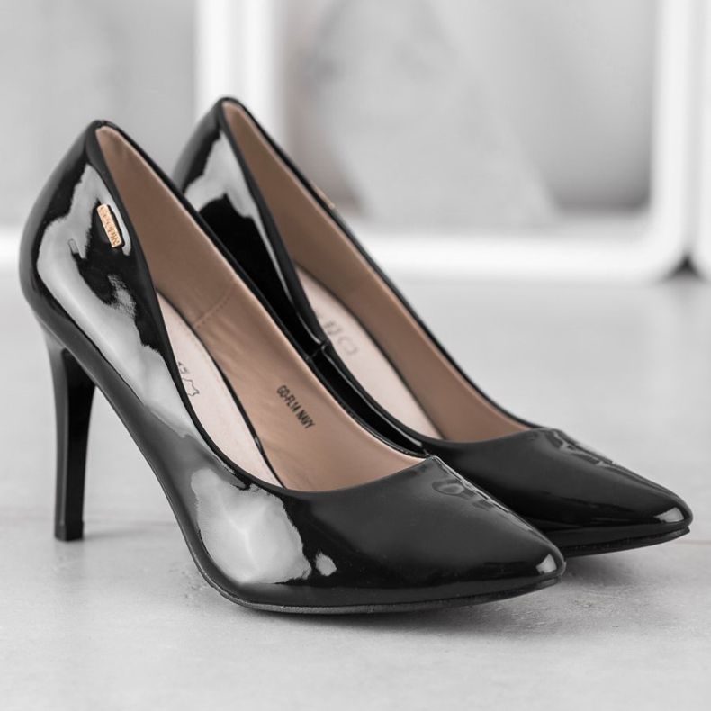 Goodin Lakatut pumput musta 2