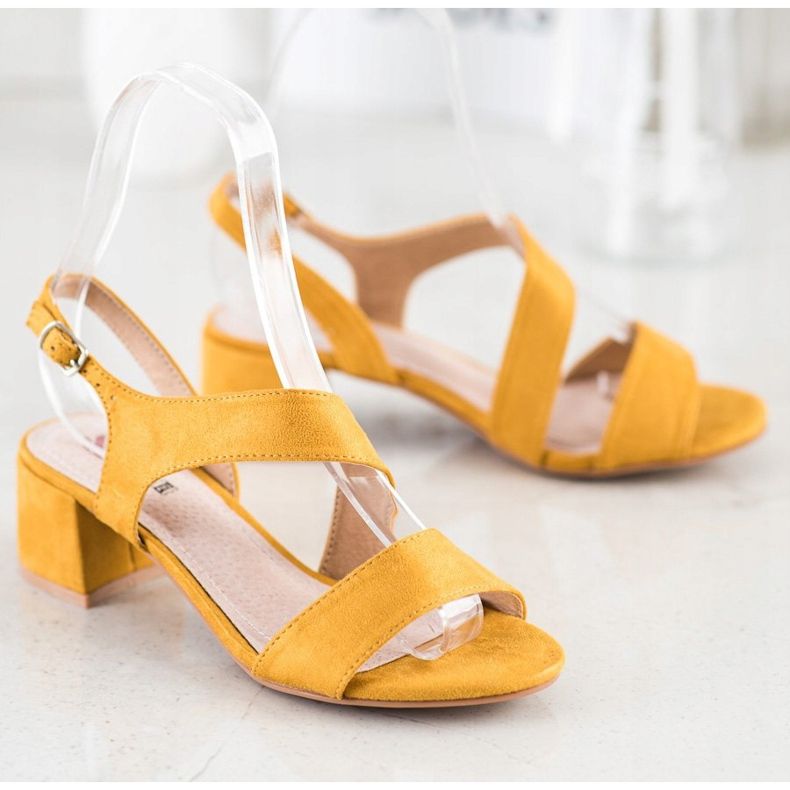 Kylie Keltaiset sandaalit matalalla tangolla keltainen 2