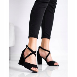 Muodikkaat Sergio Leonen pumput musta 2