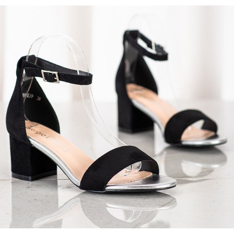 Sandaalit baarissa Sergio Leone musta 1