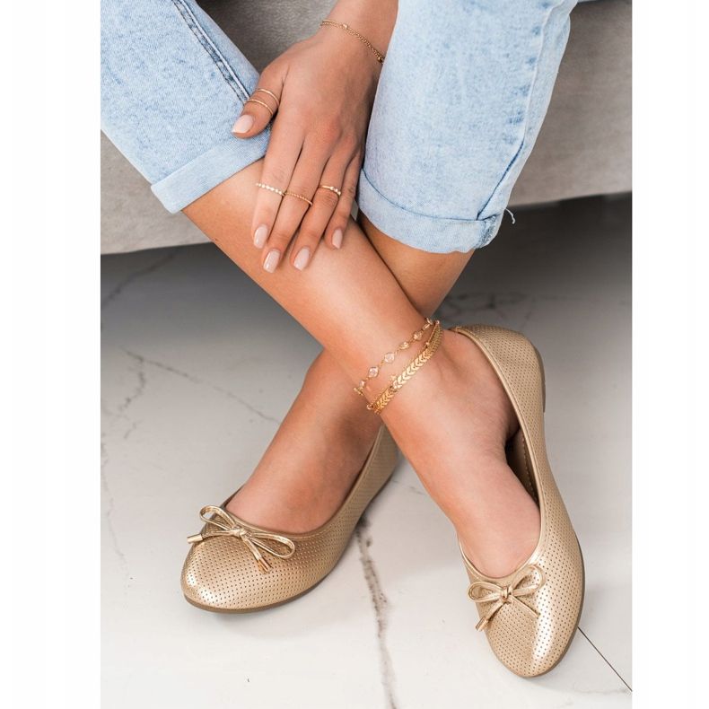 Clowse Kultainen ballerina 1