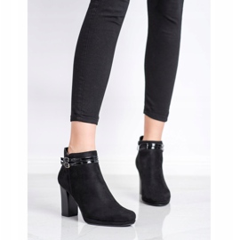 M.Daszyński Tyylikkäät raidat musta 1