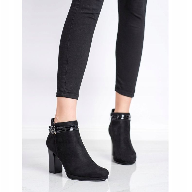 M.Daszyński Tyylikkäät raidat musta 1