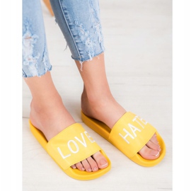 Small Swan LOVE &amp; HATE Eco -nahkatossut keltainen 1