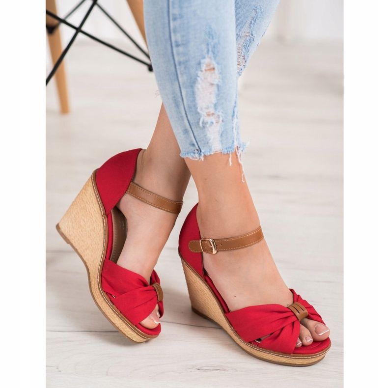 SHELOVET Korkeakorkoiset sandaalit punainen 1