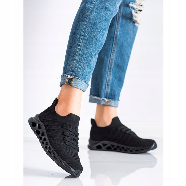 MCKEYLOR Kevyet urheilukengät musta 1