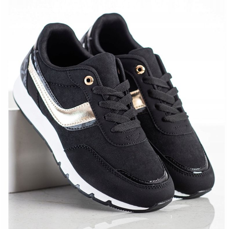 SHELOVET Mustat urheilukengät 1