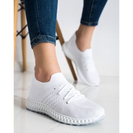 MCKEYLOR Slip-On urheilukengät valkoinen 1