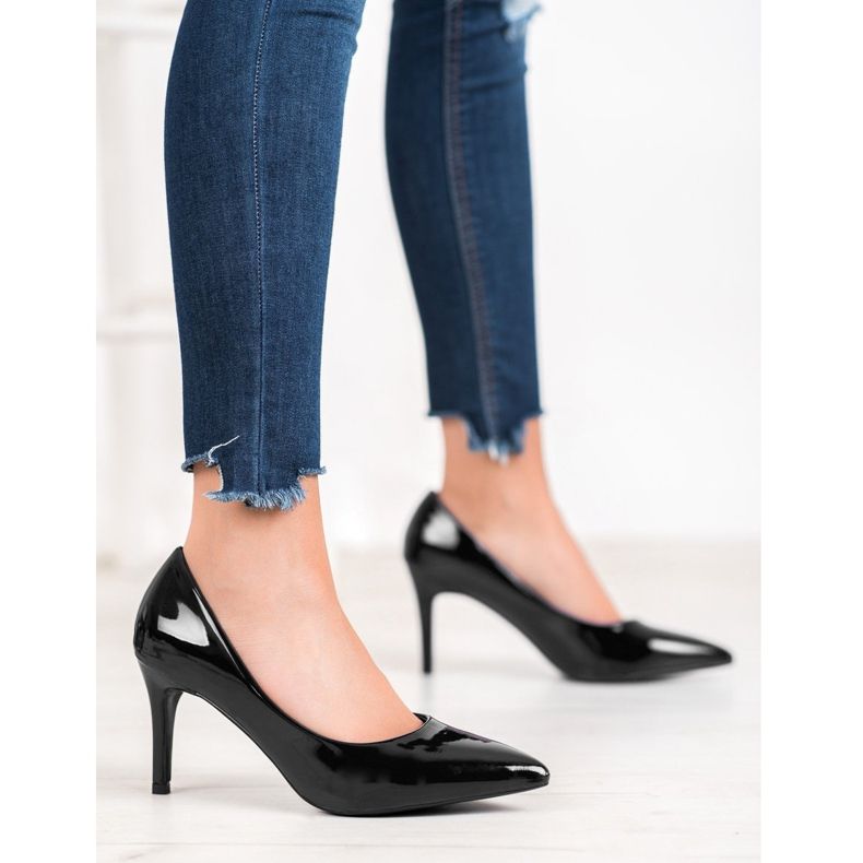 Small Swan Lakatut nastat musta 2