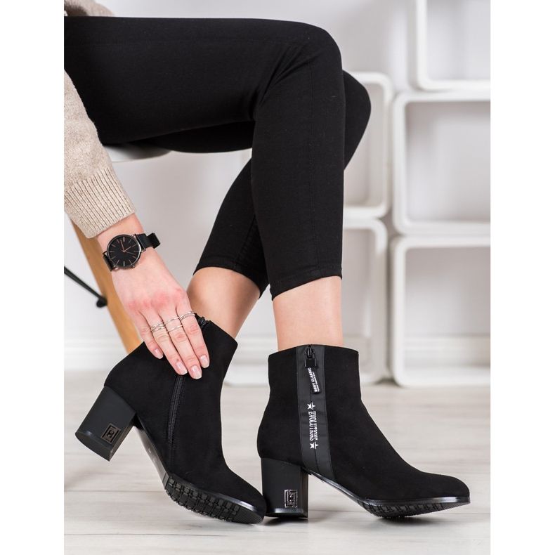 Gogo Boots On A Evolutions musta 2