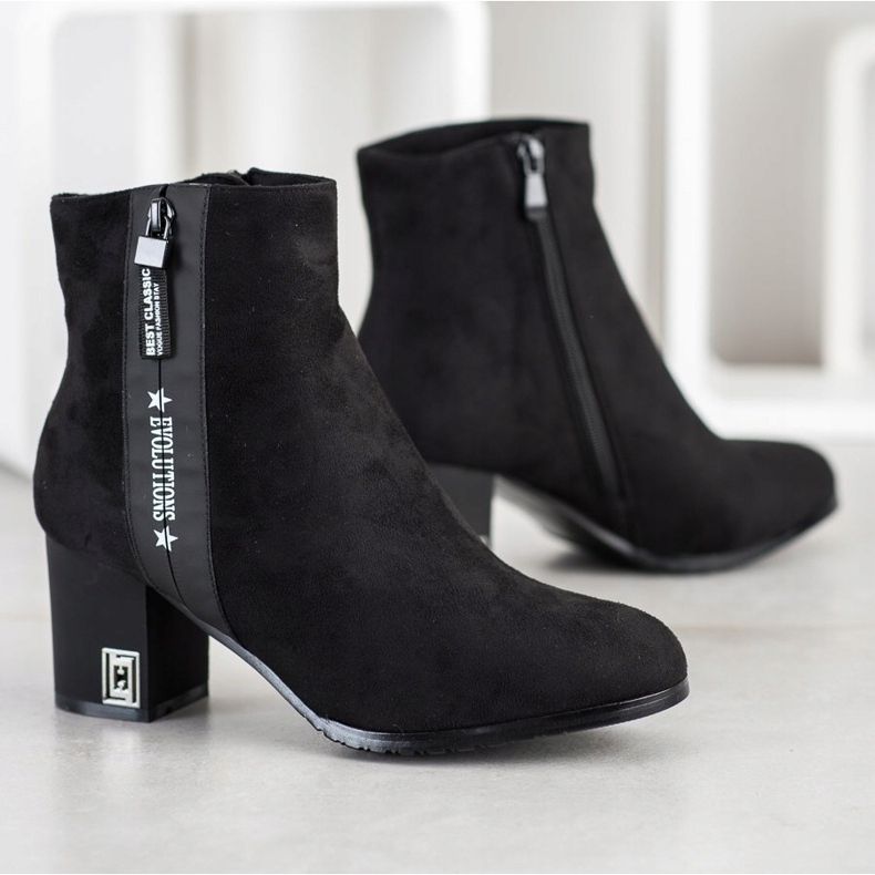 Gogo Boots On A Evolutions musta 1