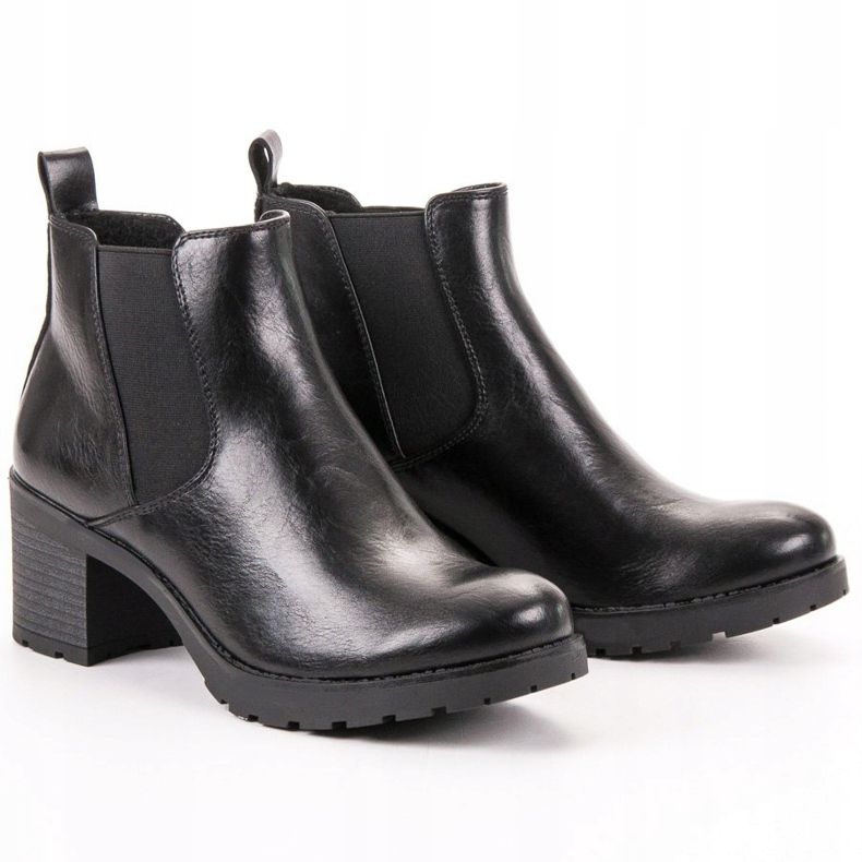 W. Potocki Mustat Chelsea -saappaat baarissa 1