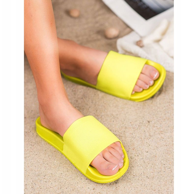 Small Swan Rento tossut keltainen 2