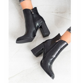 Goodin Muoti saappaat musta 2