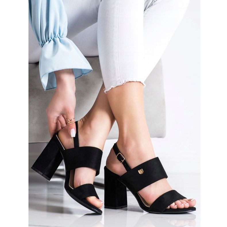 Goodin Sandaalit laajalla baarilla musta 2