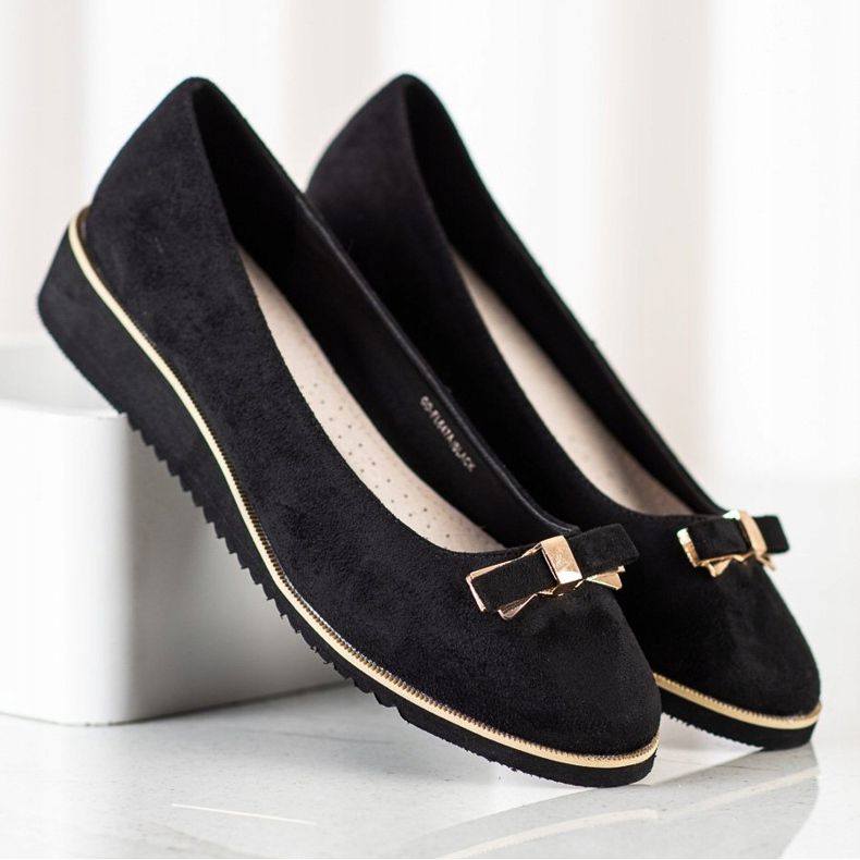 Goodin Musta murisee jousella 2