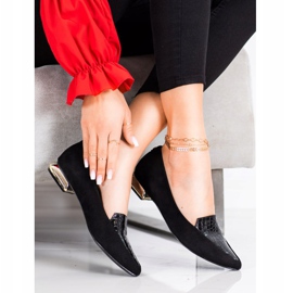 Goodin Muodikkaat pumput Spitzissä musta 1