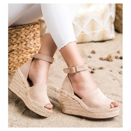 SHELOVET Beige Wedge Sandaalit 1