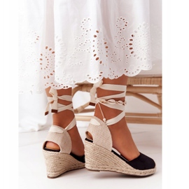 PG1 Mustat Nelly sidotut kiilamaiset sandaalit punoksilla beige 1