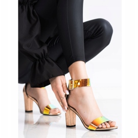 Goodin Sandaalit baarissa, jossa on holoefekti kultainen 2