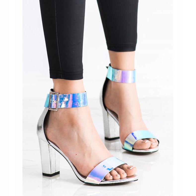 Goodin Sandaalit baarissa, jossa on holoefekti hopea 1