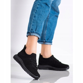 MCKEYLOR Slip-On urheilukengät musta 1