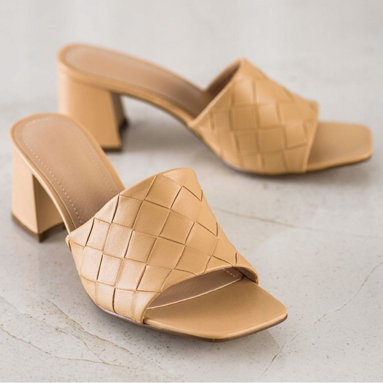 SHELOVET Tikatut beigenväriset varvastossut 1