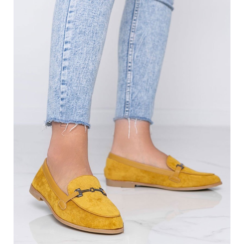 Sinappileipit, jotka on valmistettu Julietten ekologisesta mokkasta keltainen 1