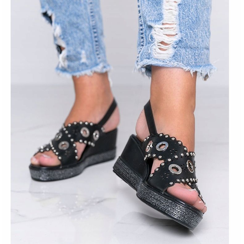 Mustat metalliset kiilakengät Sand 1