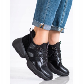 Weide Mustat lenkkarit 1