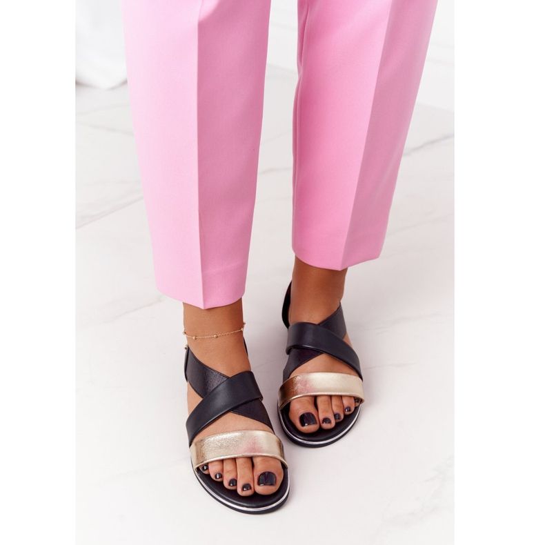 Kultaiset ja mustat ribbiset sandaalit 2