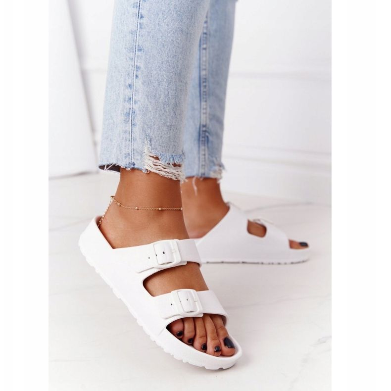 NEWS Naisten valkoiset Stacy -kumitossut valkoinen 2