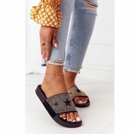 EVE Mustat Edie -tossut suihkulla 2