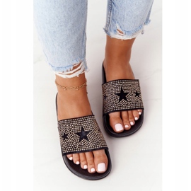 EVE Mustat Edie -tossut suihkulla 1