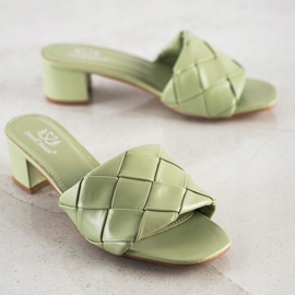 Small Swan Tikatut tossut postissa vihreä 1