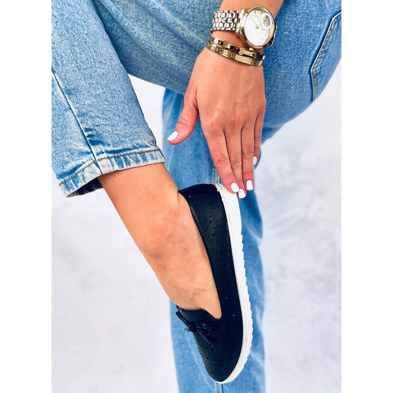 Mustat aukkoherrat DY-05 Musta 2