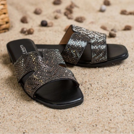 SHELOVET Tyylikkäät tossut koristeilla musta 1