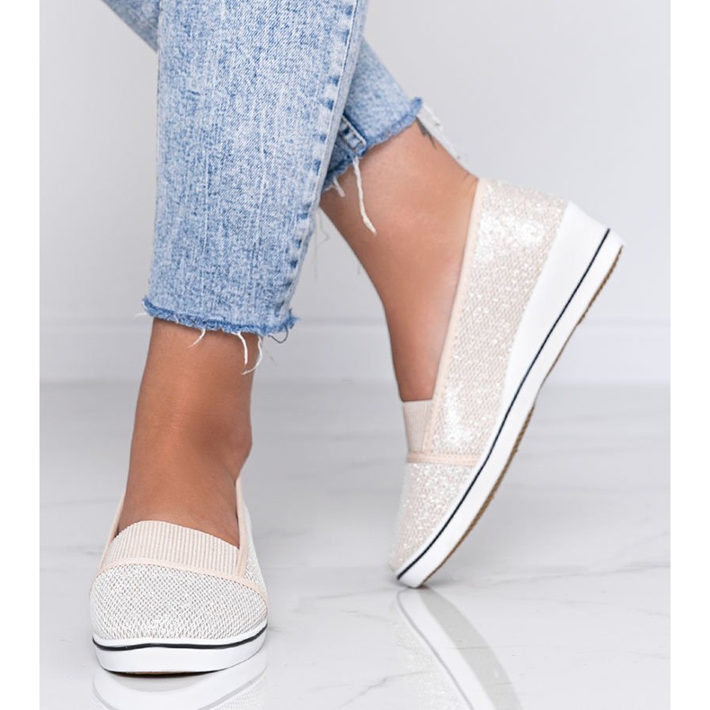 Beige kiiltävät ballerinat kiilalla Glam Star 1