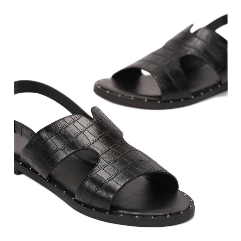 Vices 2016-6-38-musta 1