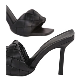 Vices 18512-2-38-musta 1