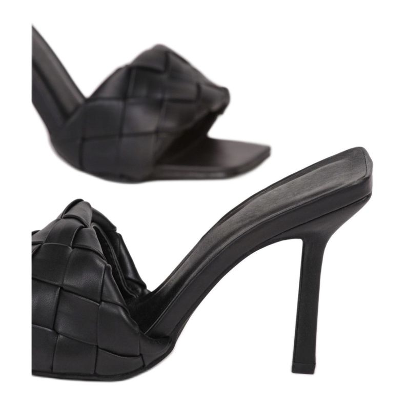 Vices 18512-2-38-musta 1