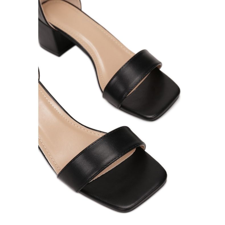 Vices 2324-38-musta 1