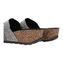 Vices 2083-38-musta 1