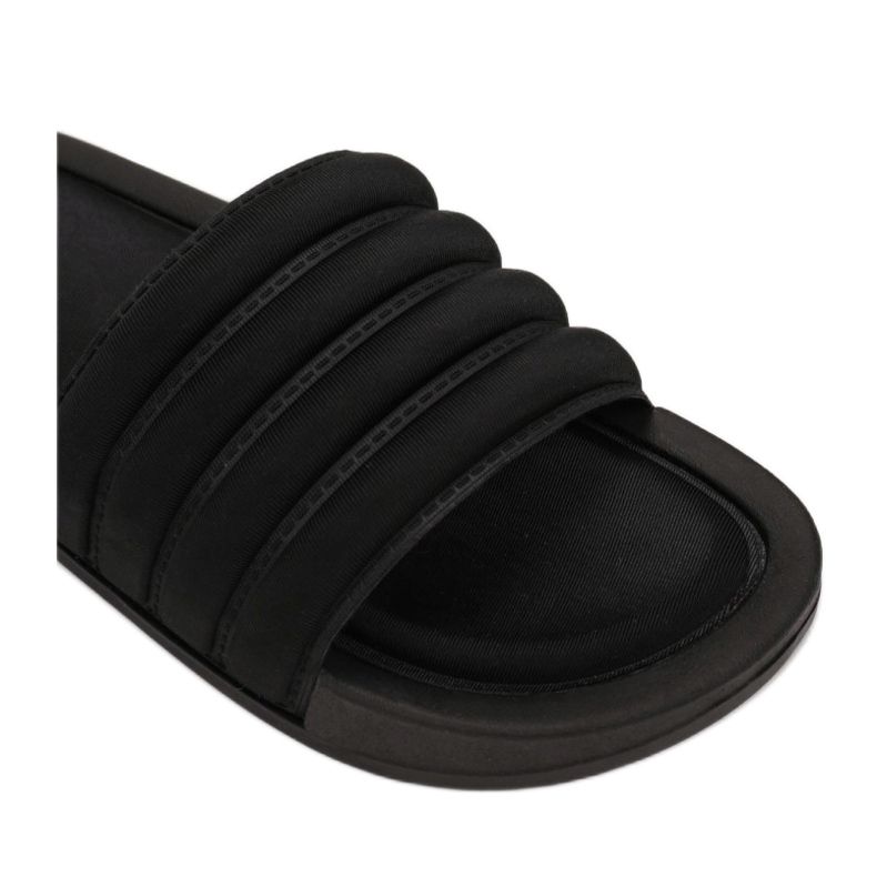 Vices 55-113-38-musta 1