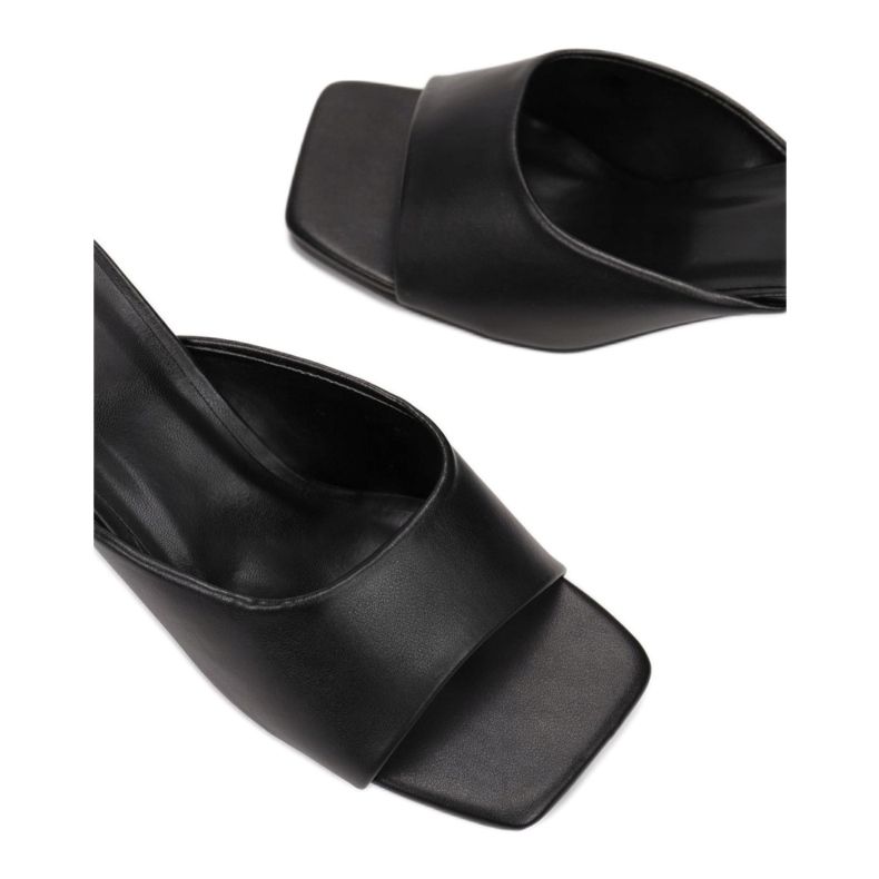 Vices 0857-1A-38-musta 1