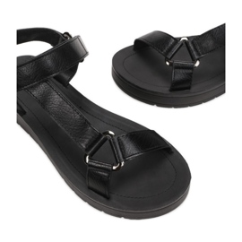 Vices 11-13-38-musta 1