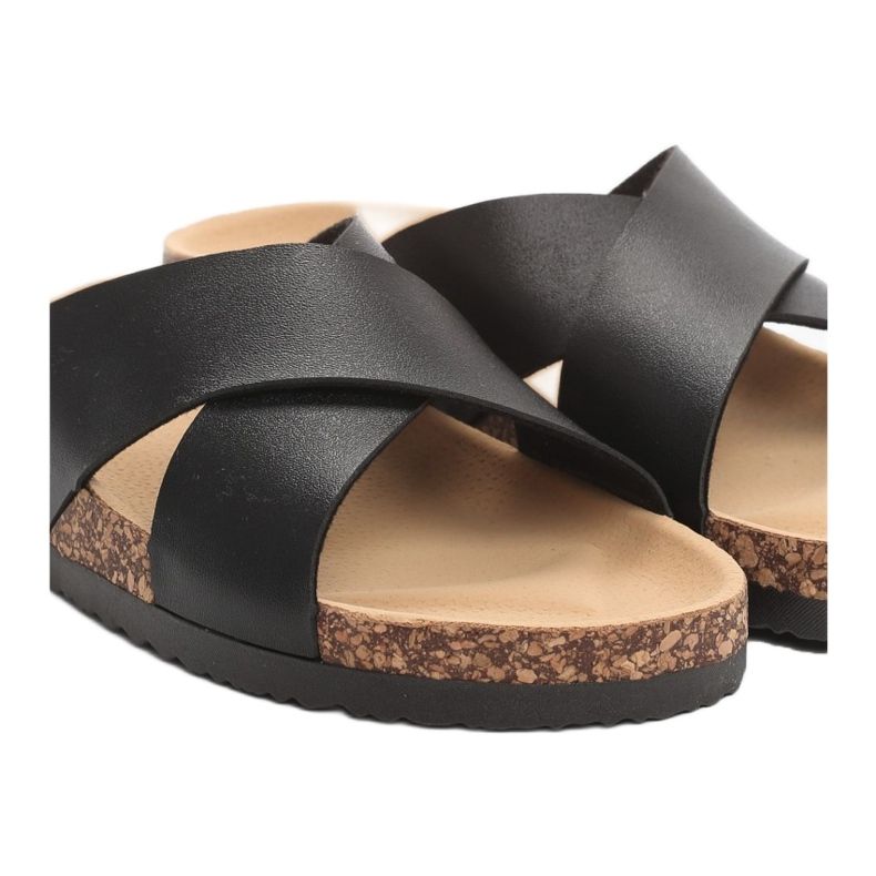 Vices 2004-38-musta 1