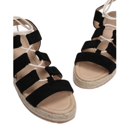 Vices 77-267-38-musta 1