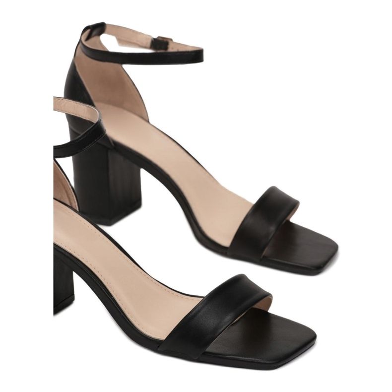 Vices 77-269-38-musta 1